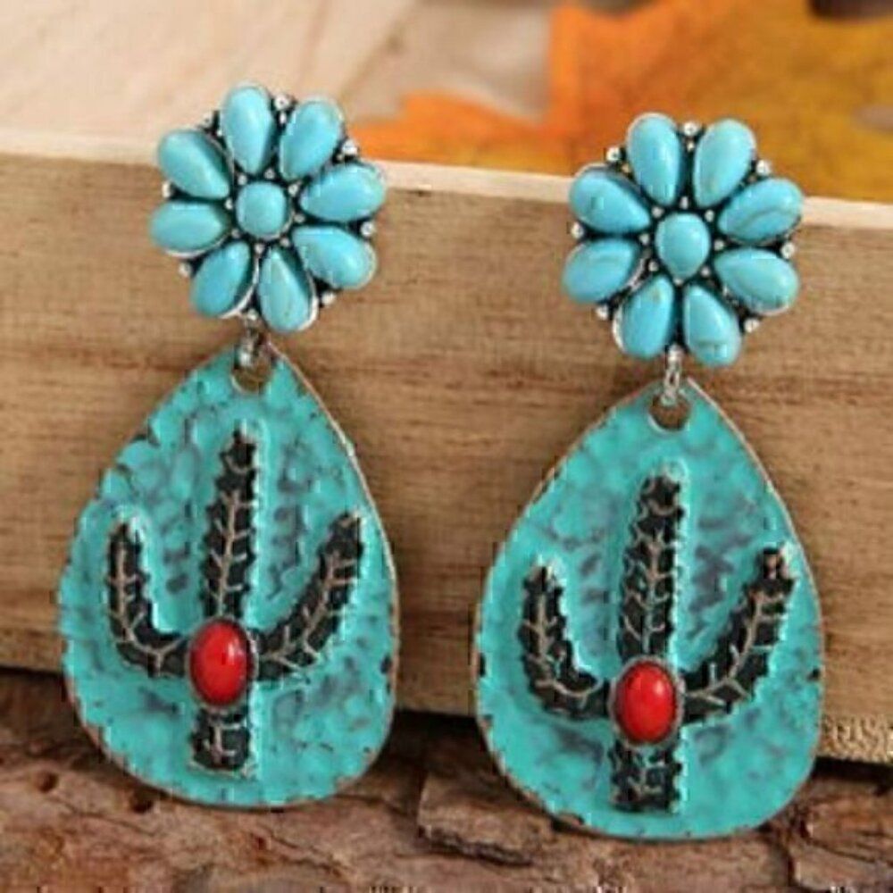 Bohemian Green Stone Geometric Pendant Stud Earrings Wome Jewelry